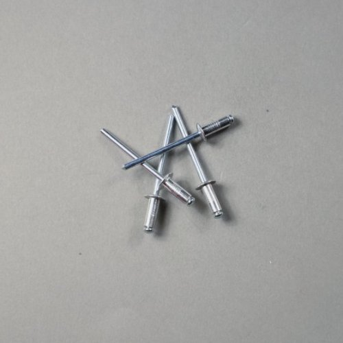 Trhací nýty 4 x 10 mm - Množství: 1 ks