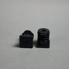 Plastová zátka 30 mm čierna s kovovým závitom