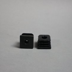 Plastová zátka 30 mm čierna s plastovým závitom